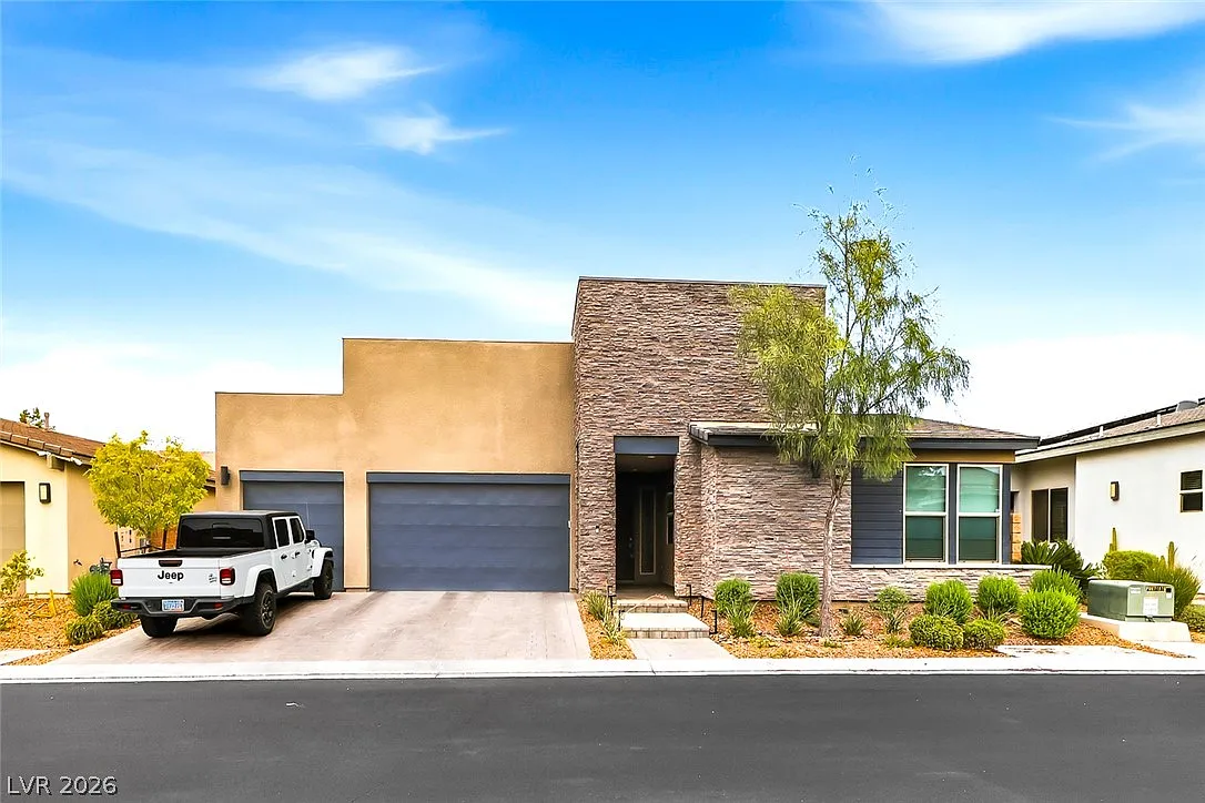 4 bed, 3.0 bath, 3026 sqft, $6,500 — Photo 1