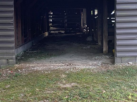 5th image of 2221 County Road 32