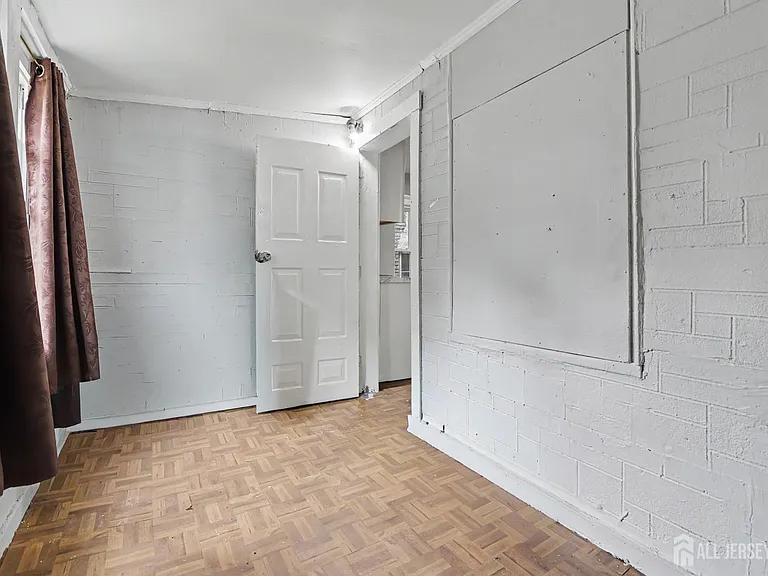181 Hale St — Photo 22