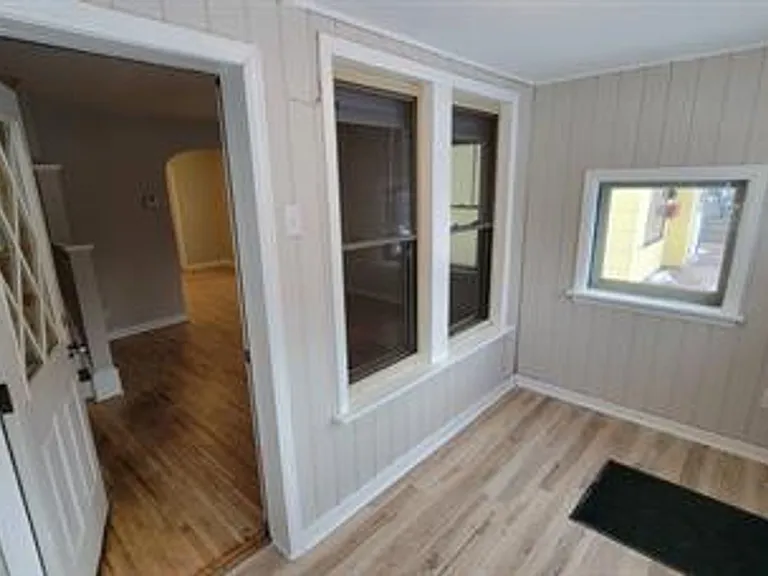 1316 Baxter Ave — Photo 32