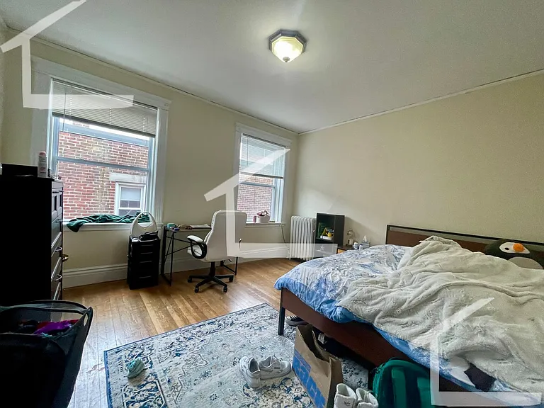 13 Euston St #3 — Photo 13
