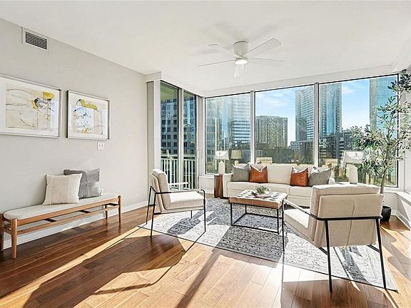 4th image of 3338 Peachtree Rd NE APT 709