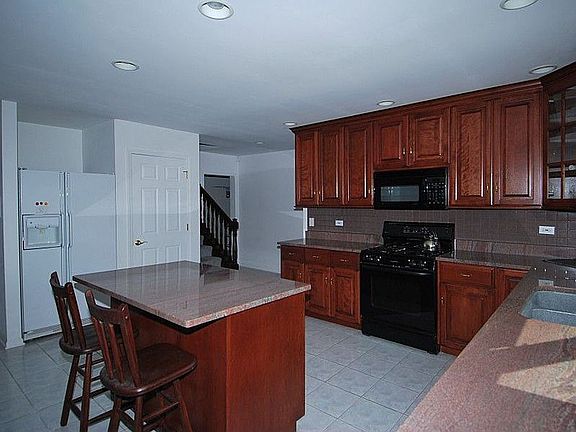 4th image of 16048 S Leach Dr