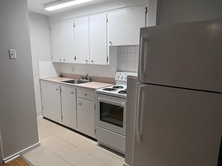 57 King St #9 — Photo 2