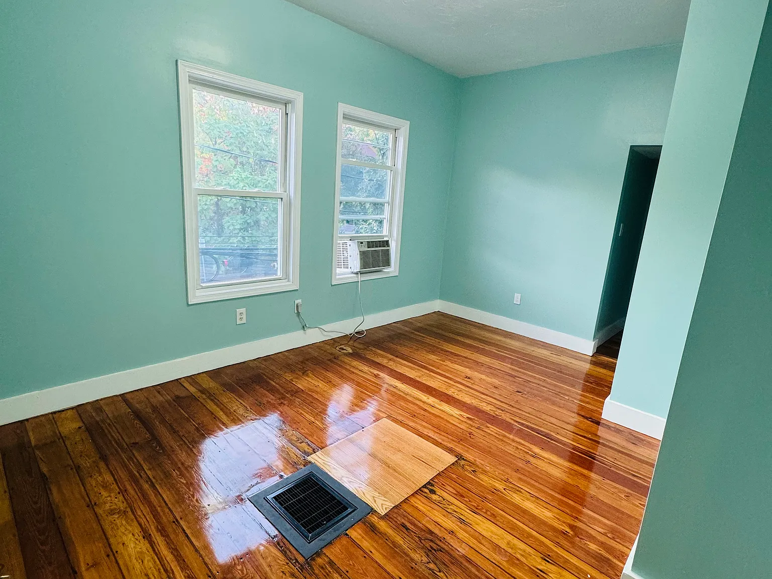 3 bed, 1200 sqft, $3,800 — Photo 3