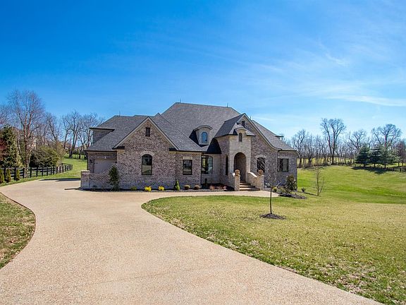 3rd image of 225 Golf Club Dr