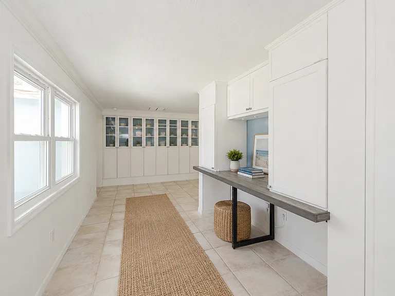 444 Finch Dr — Photo 5
