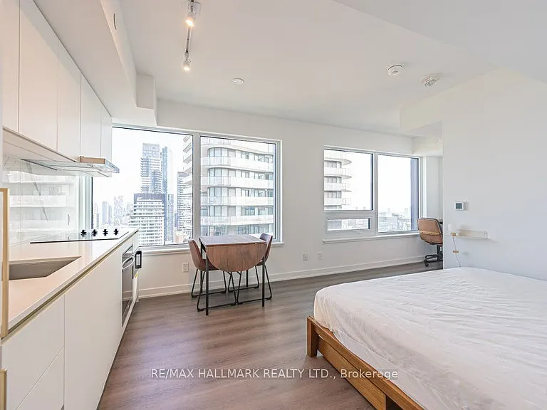 8 Wellesley St W #4515 — Photo 4