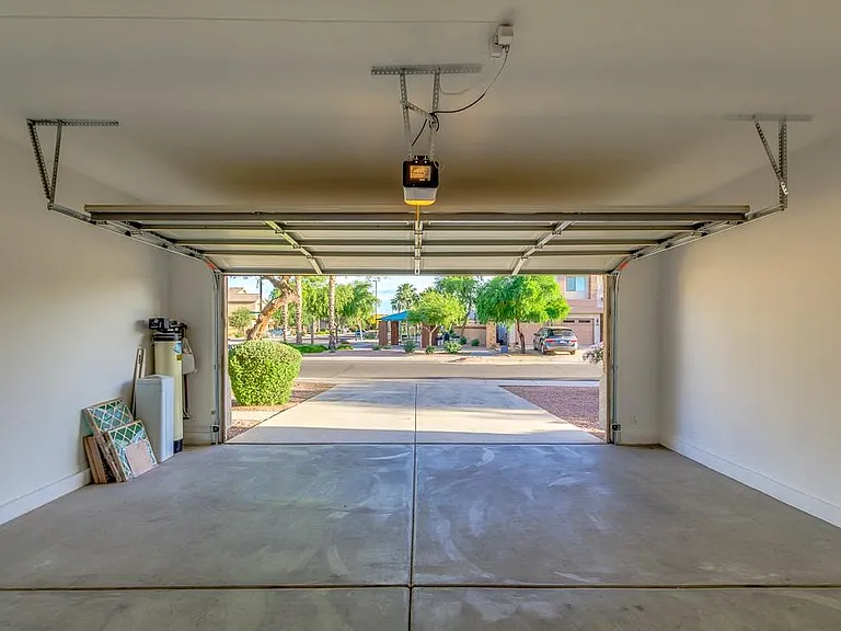 1306 E Birdland Dr — Photo 29