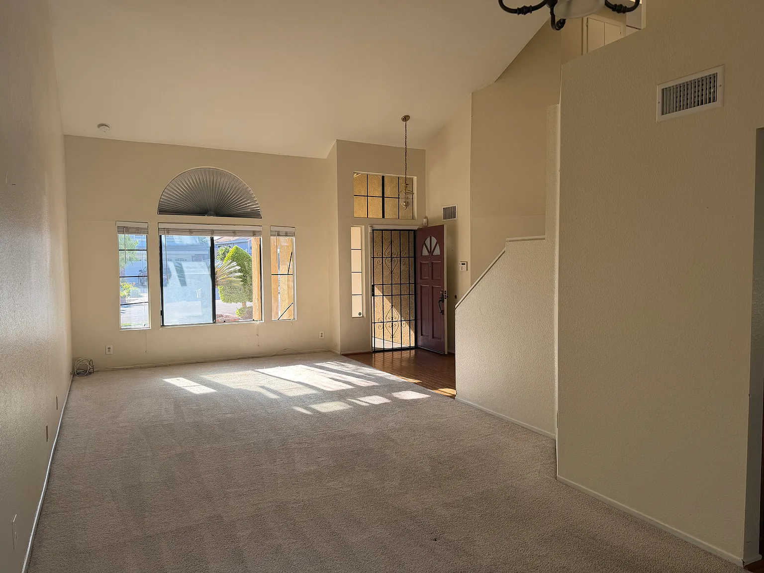 3 bed, 2.5 bath, 1700 sqft, $3,600 — Photo 3