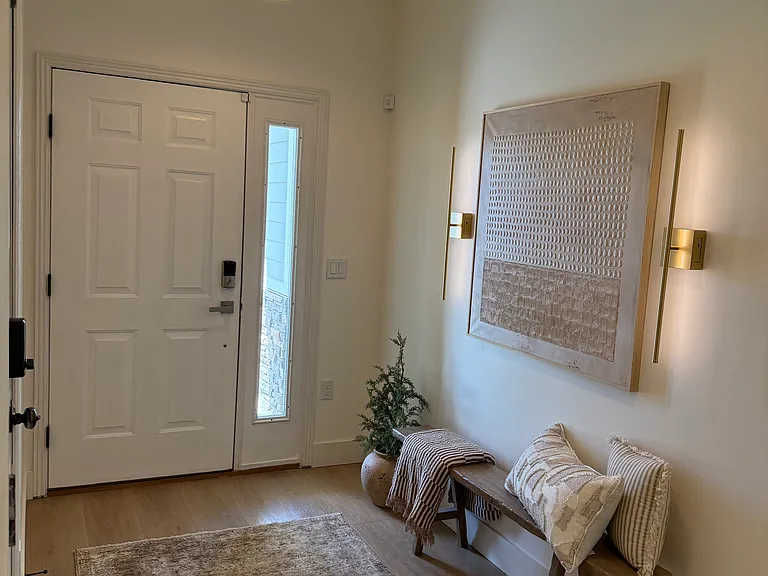 370 N 800 W — Photo 2