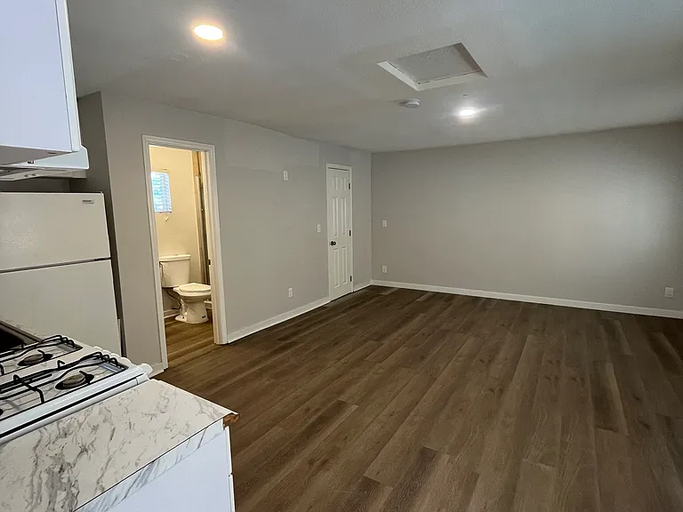 4177 Myrtle Ave — Photo 1