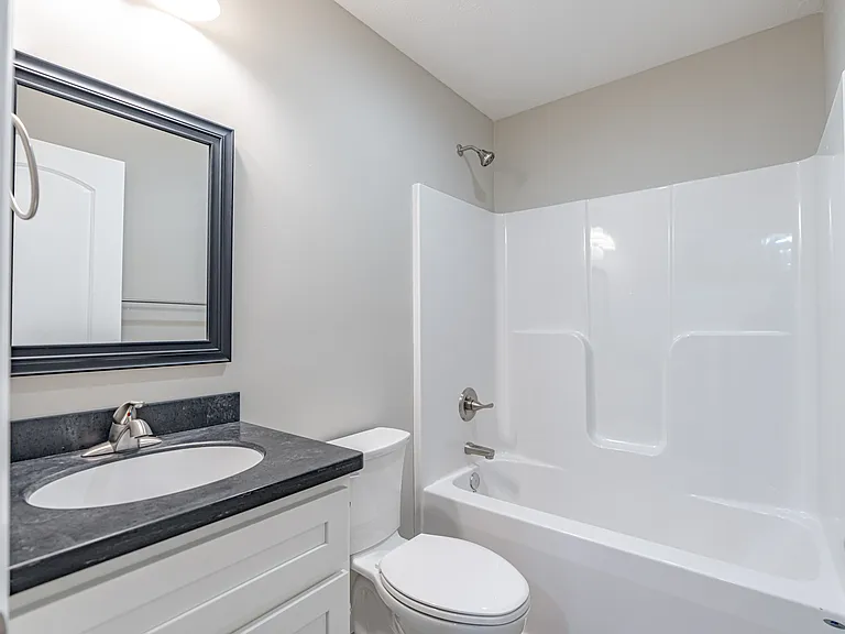 225 Southern Lake Dr — Photo 6