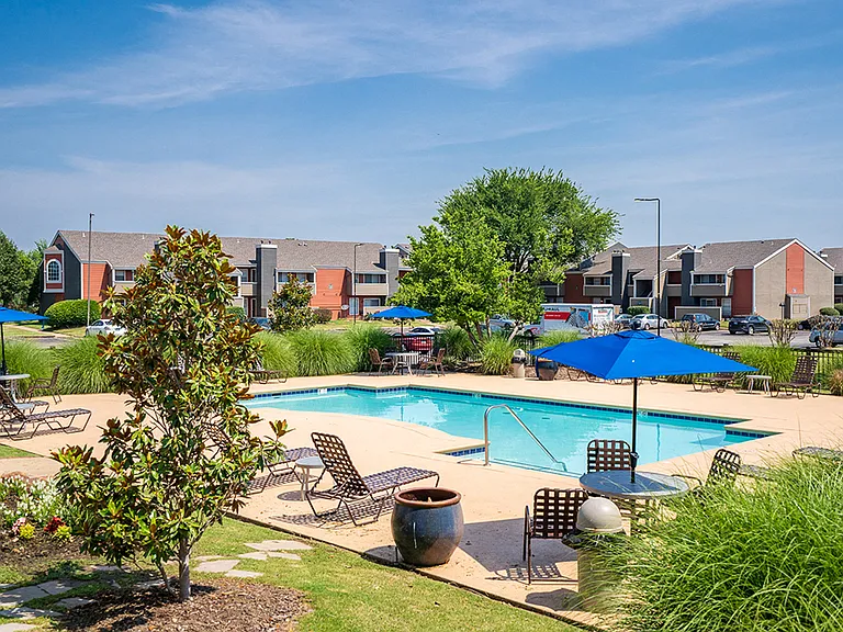 Riverchase Apartments — Photo 15