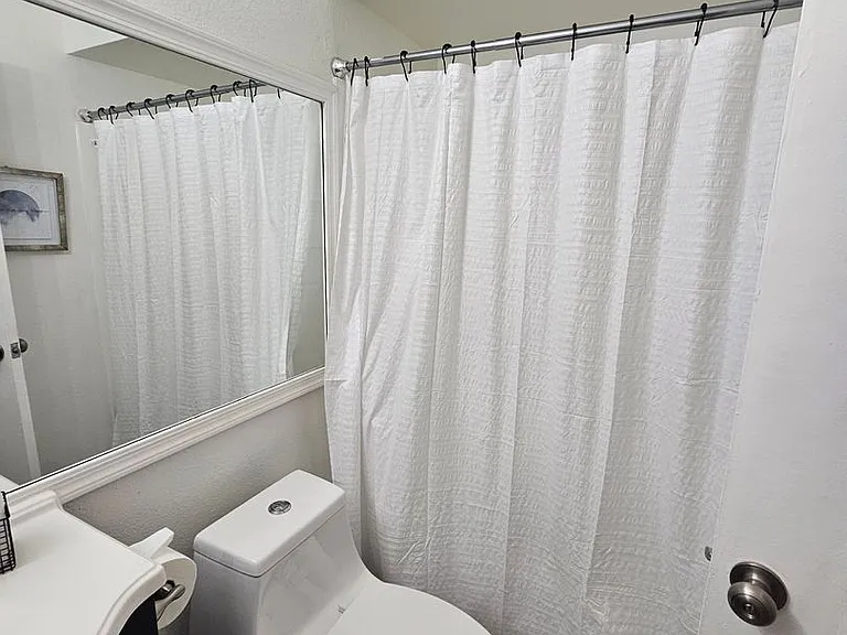 712 N Santa Barbara #1 — Photo 20
