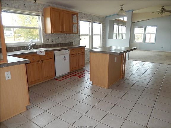 3rd image of 8266 Wixon Oaks Dr