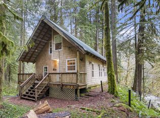 22099 E Pinewood Ln, Rhododendron, OR 97049