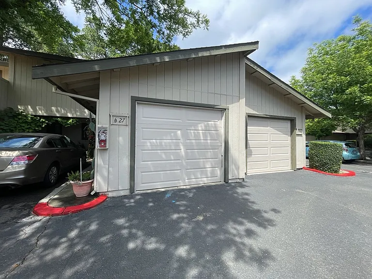 3401 Bermuda Ave #27 — Photo 2
