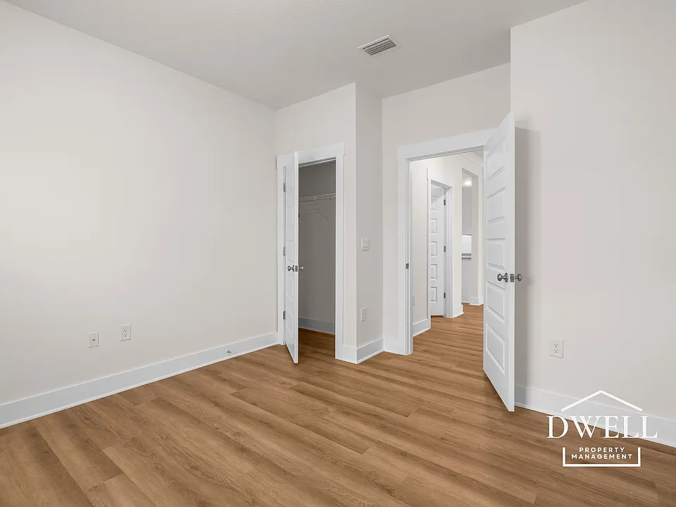 1009 Hayward Loop
