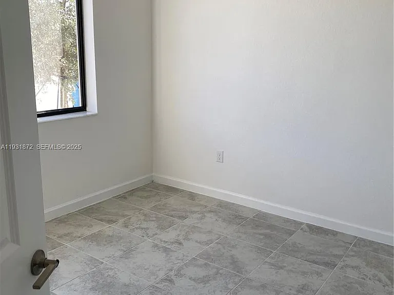 21065 NE 8th Ave #0 — Photo 13