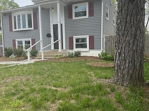 3rd image of 9718 Fairmont Ave