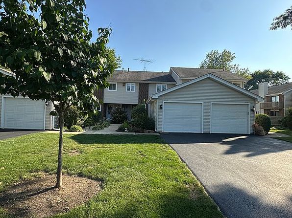 30W539 Fairway Dr