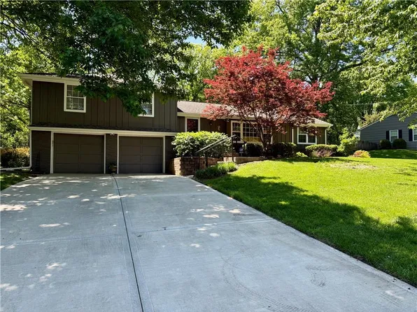 4533 W 65th St, Prairie Village, KS 66208
