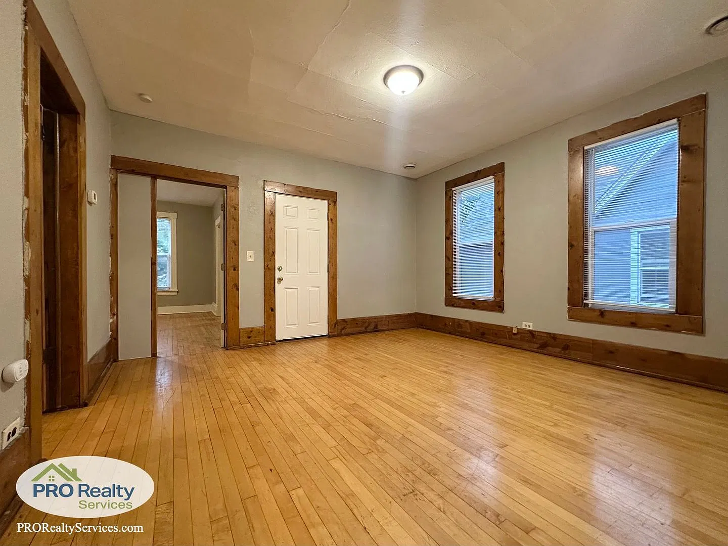 2208 2nd St NE #2 — Photo 1