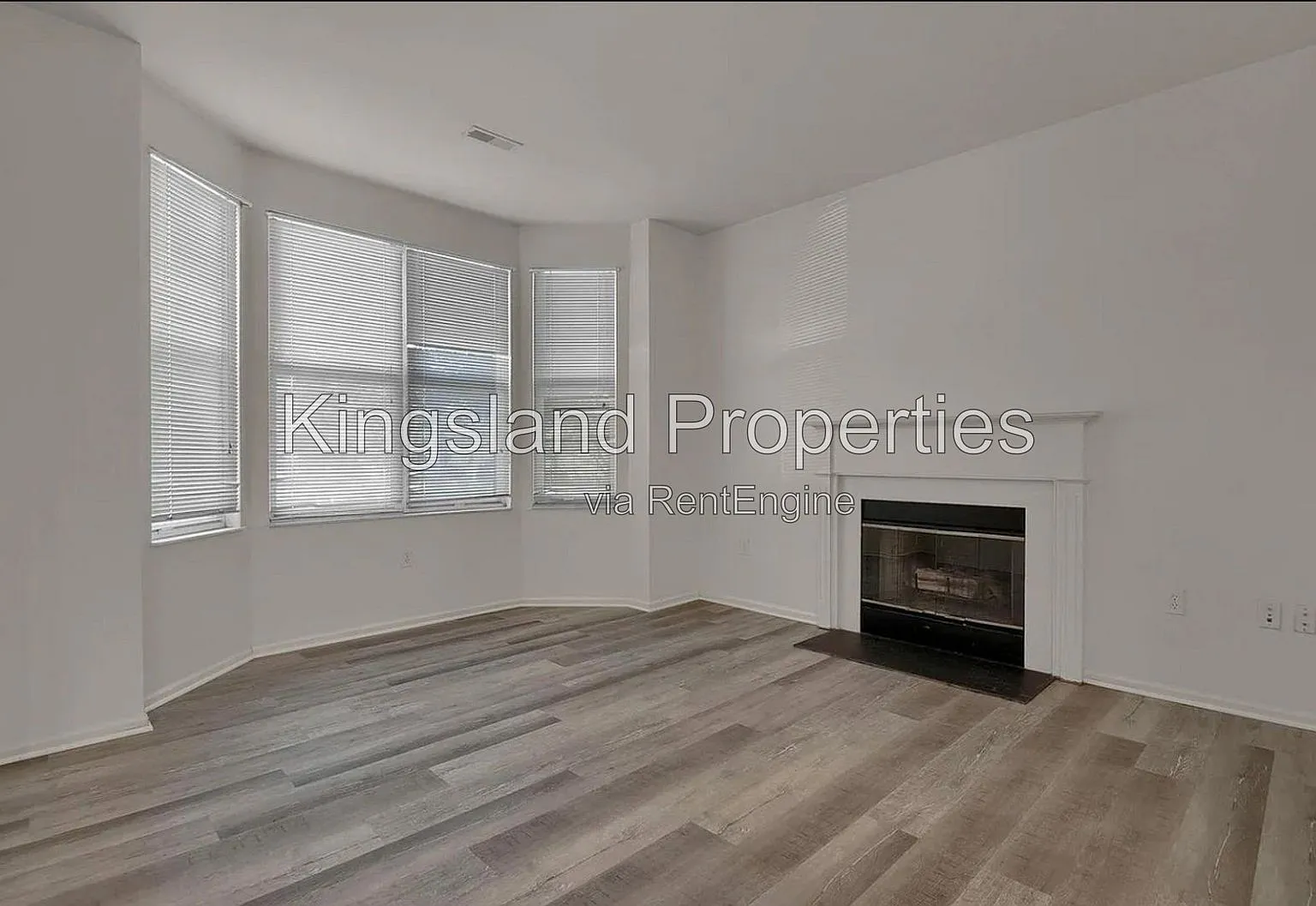 2 bed, 2.5 bath, 1216 sqft, $1,600 — Photo 3