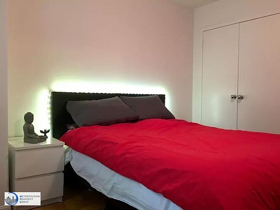 2nd image of 56 Saint Marks Pl APT 1