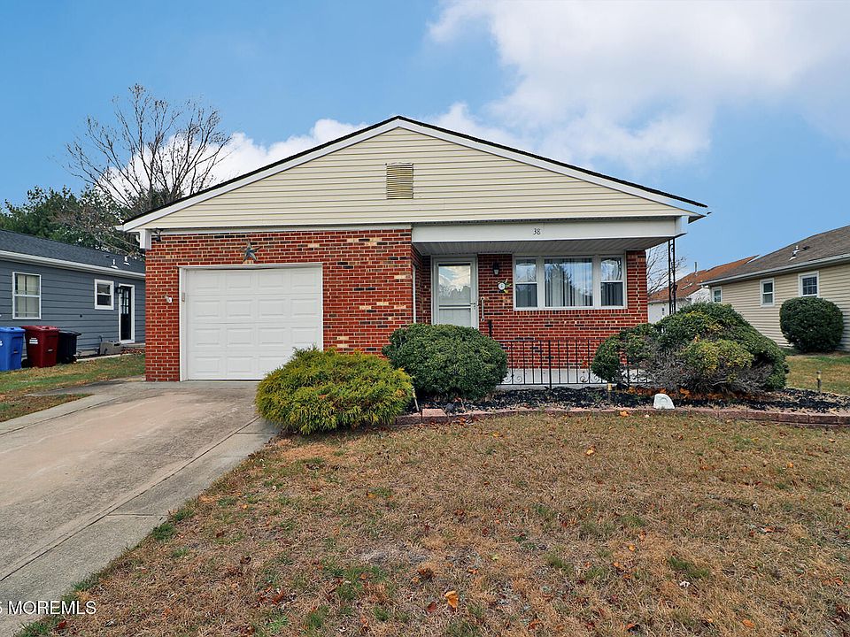 1st image of 38 Woodstock Drive