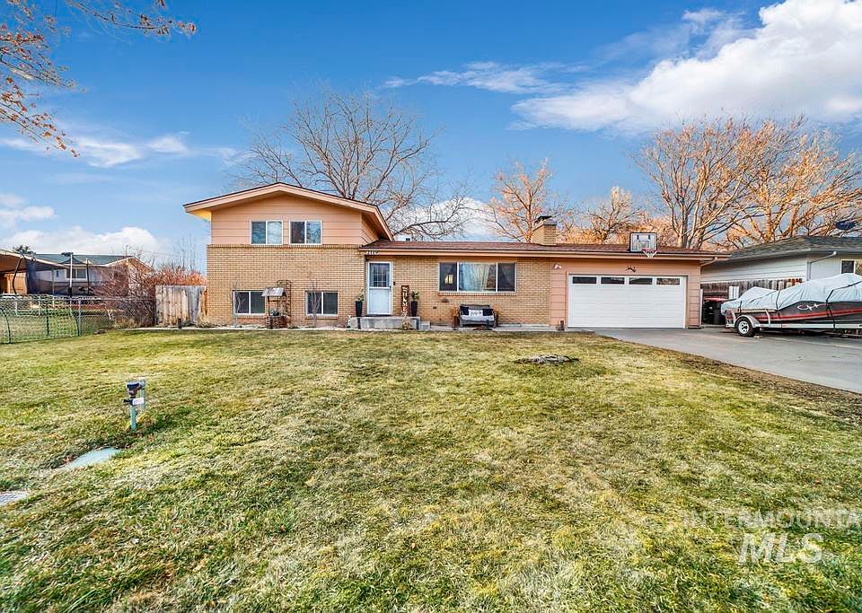 1st image of 2119 Alta Vista Dr