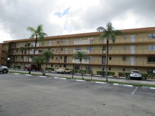 9273 SW 8th St APT 312