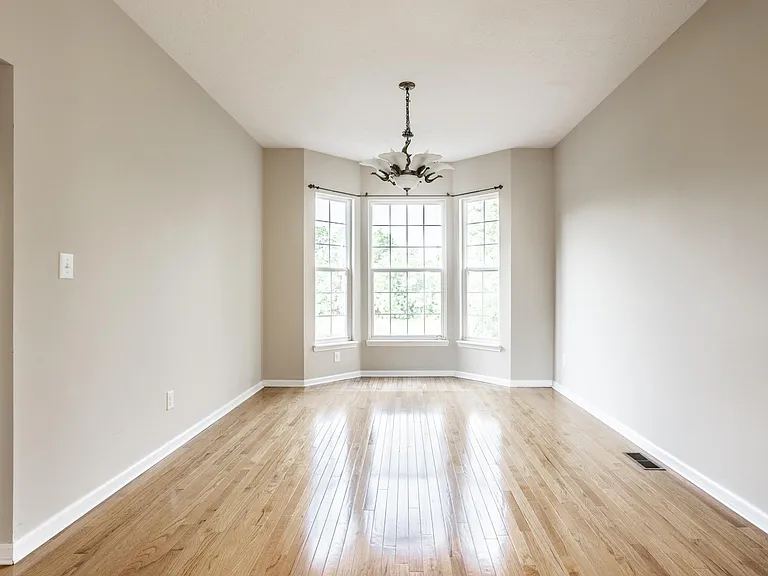 6765 Woodcliff Cir — Photo 14
