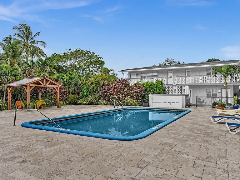 626 SW 14th Ave #102 — Photo 44