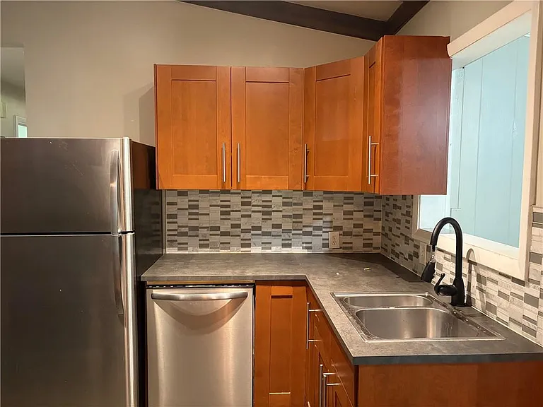 1847 Dorsey Ave — Photo 7