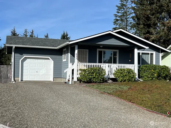 625 Weatherwax Loop NE, Ocean Shores, WA 98569