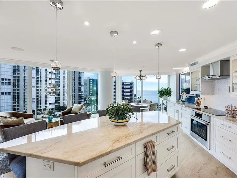 4041 Gulf Shore Blvd SW #902 — Photo 9