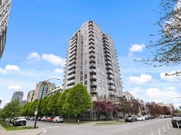 135 E 17th St #519, North Vancouver, BC V7M 1V5