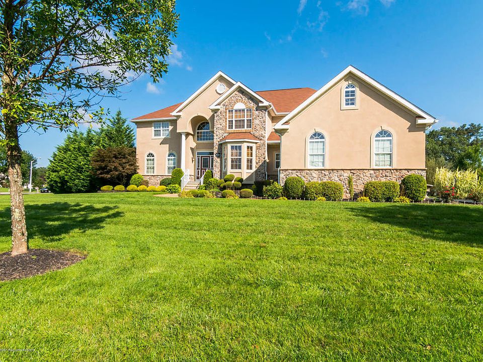 1st image of 1895 Charlton Cir