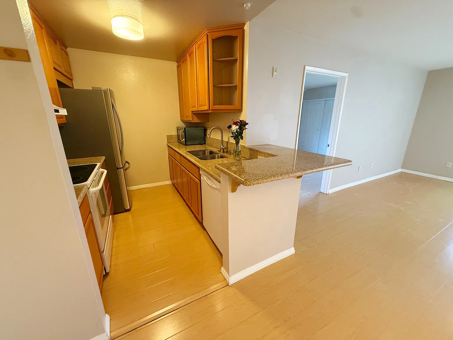 2 bed, 878 sqft, $2,800 — Photo 4