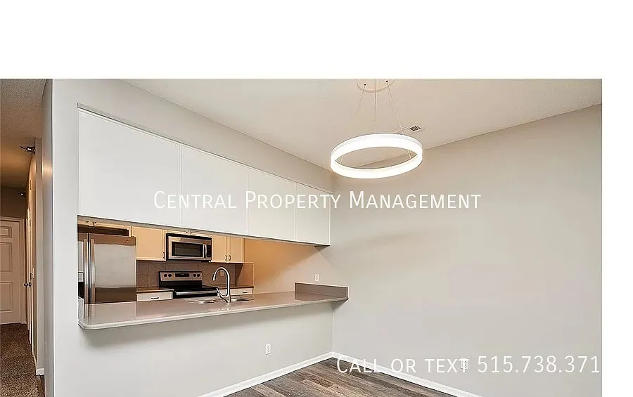 Building Photo - 1340 SE Florence Dr #23
