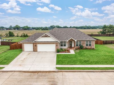 518 E Carol St, Pilot Point, TX, 76258