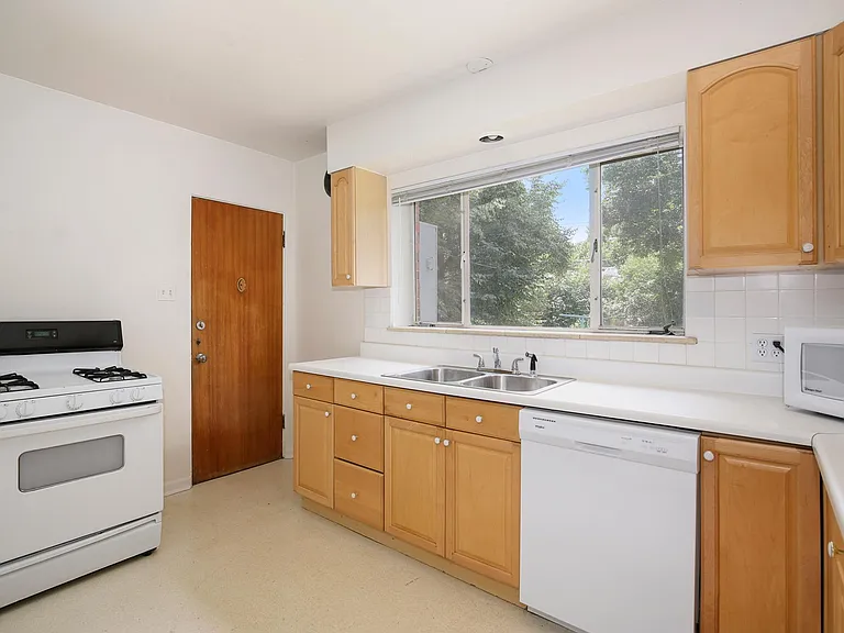 831 N Glencoe St — Photo 13