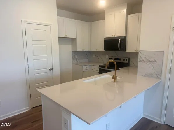2035 Oakdale Dr, Durham, NC 27703