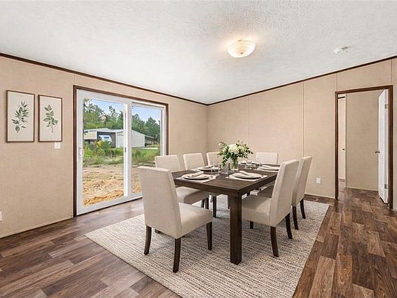 4th image of 563 Mercer Rd