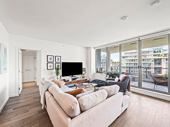 5th image of 1678 Pullman Porter St #904