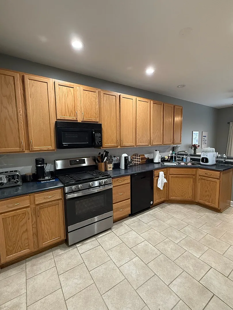 Building Photo - 378 N Tower Dr #378
