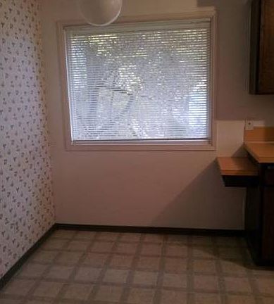 5th image of 707 W 13th Ave