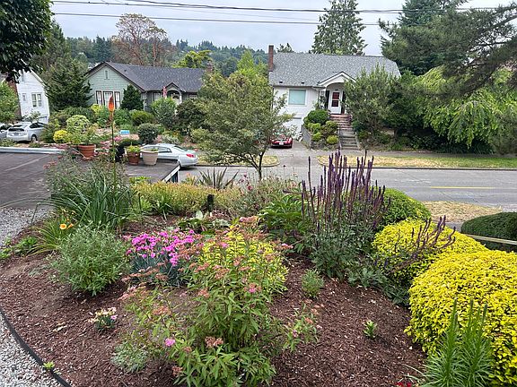 4th image of 3814 38th Ave S #1